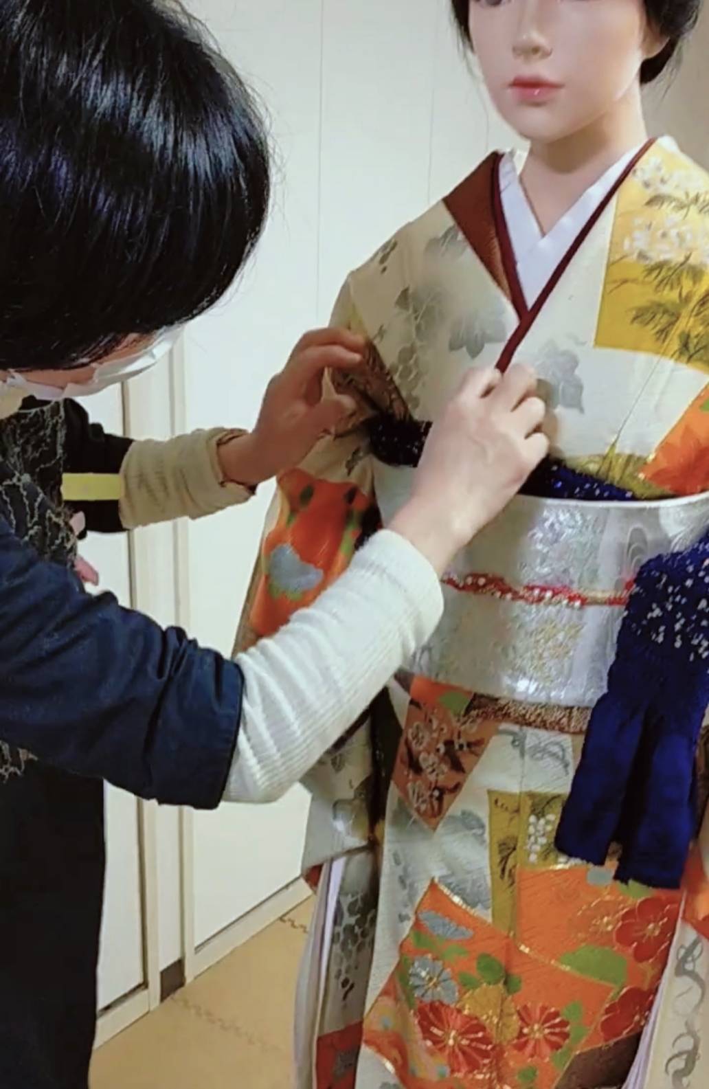 講師